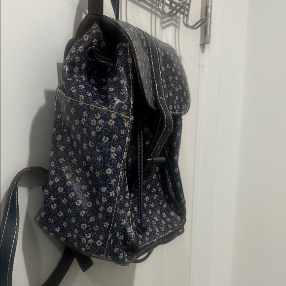 Patricia Nash Denim Daises Mini Backpack - Picture 3 of 8